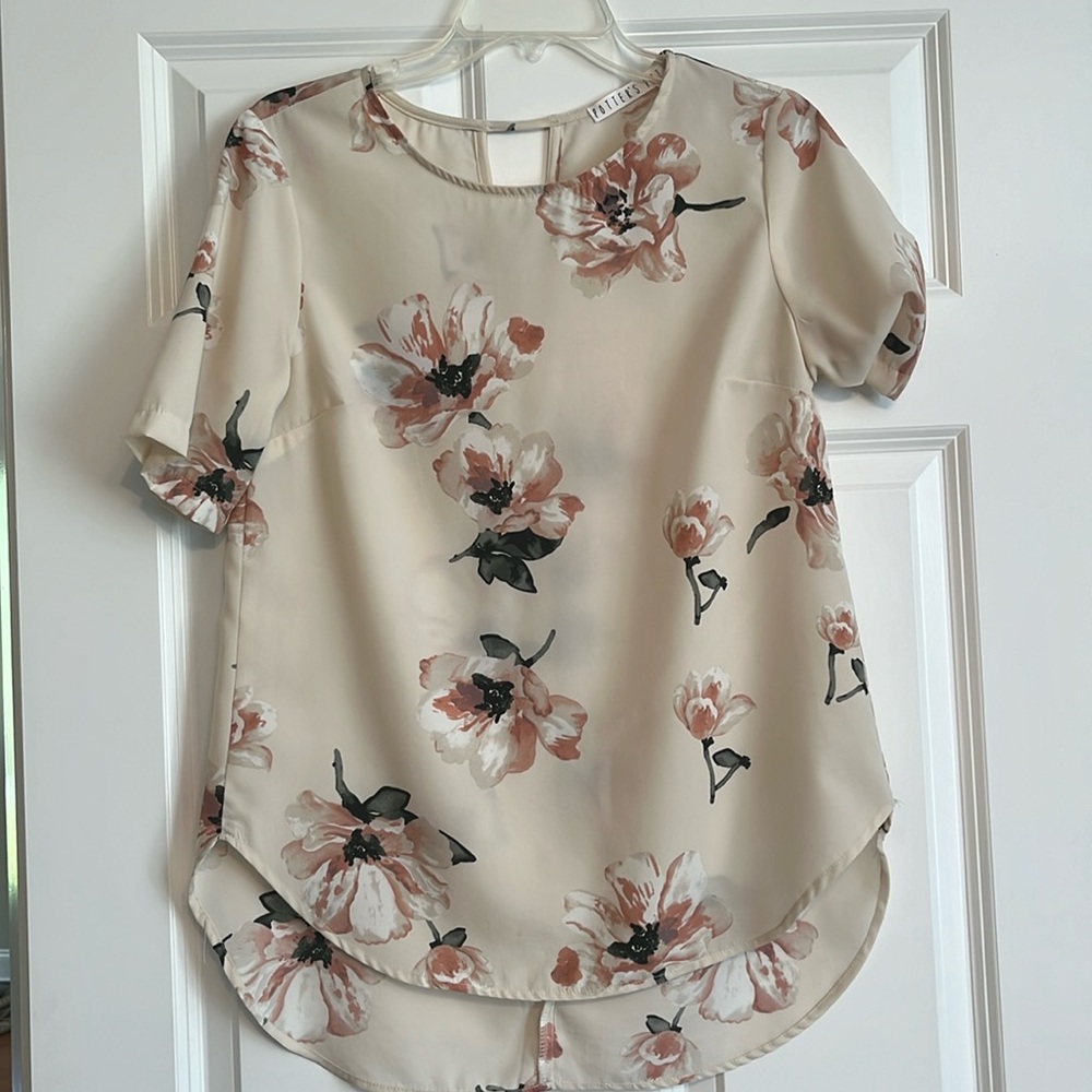 Beautiful Floral Flowy Women’s Top